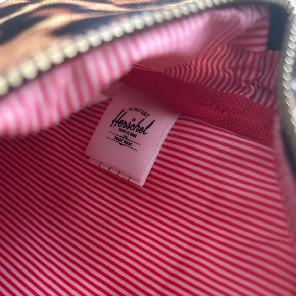 Herschel Leopard Fanny / Hip Bag - NWOT - Picture 4 of 5